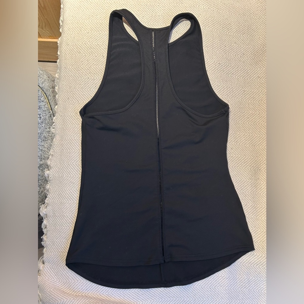 ALO Yoga Black Racerback Heart Center fitted Tank Top